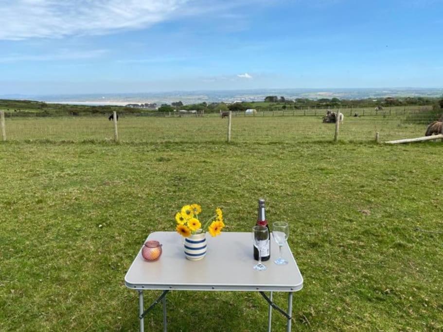 Lily Cosy Campervan With Sea Views & Amazing Sunrises St Ives Exteriör bild